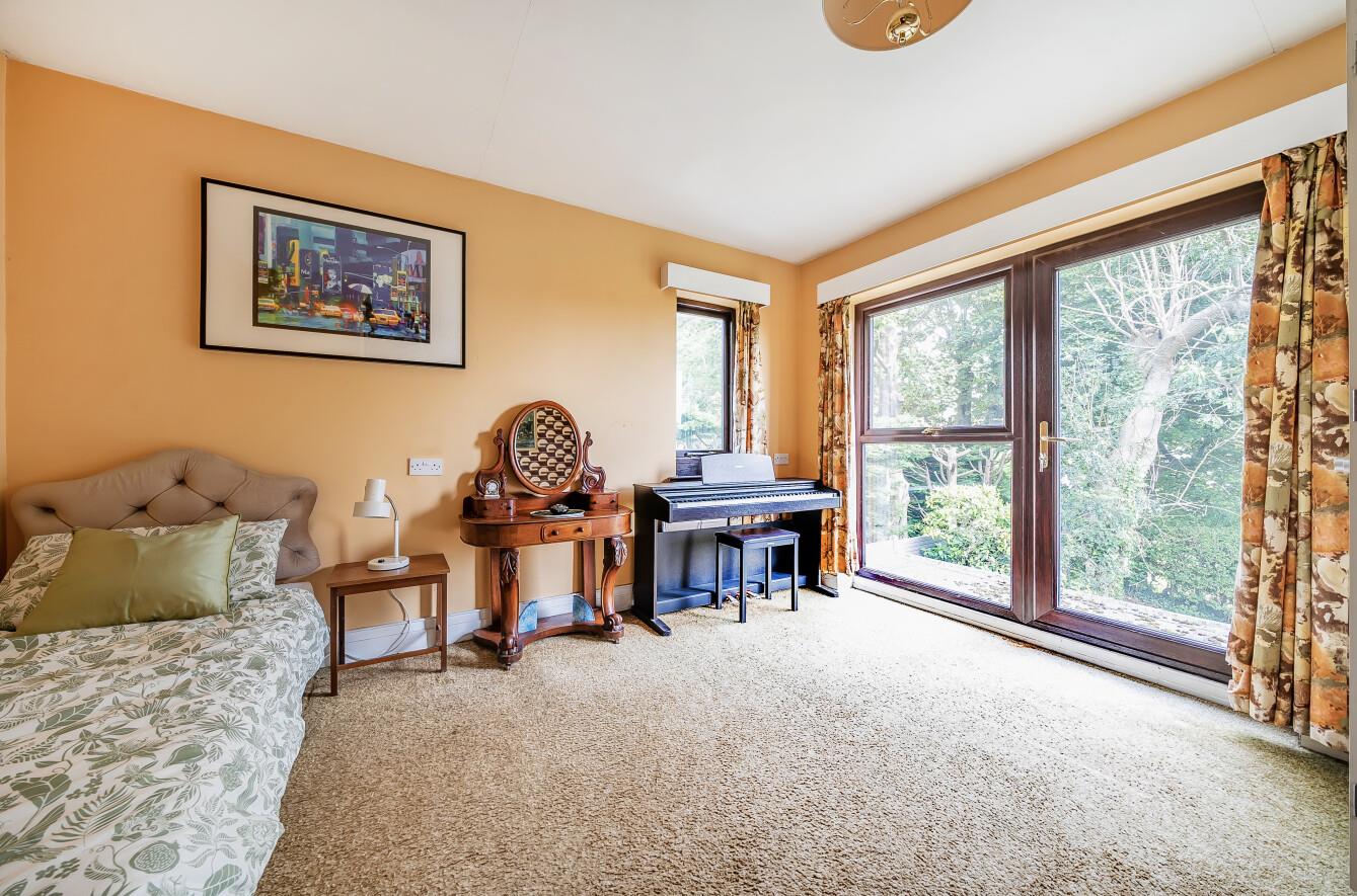 Warborough Close, Llanelli, SA15 3LH